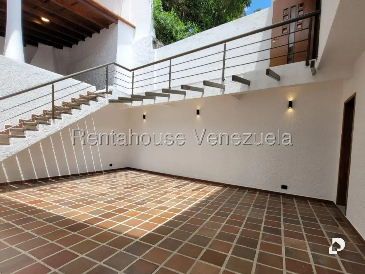 Casa en Cumbres de Curumo, Caracas – 17