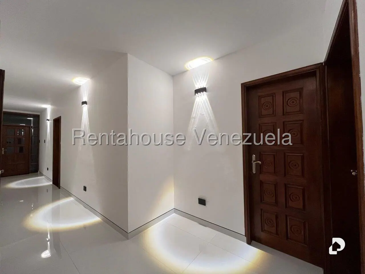 Casa en Cumbres de Curumo, Caracas – 13