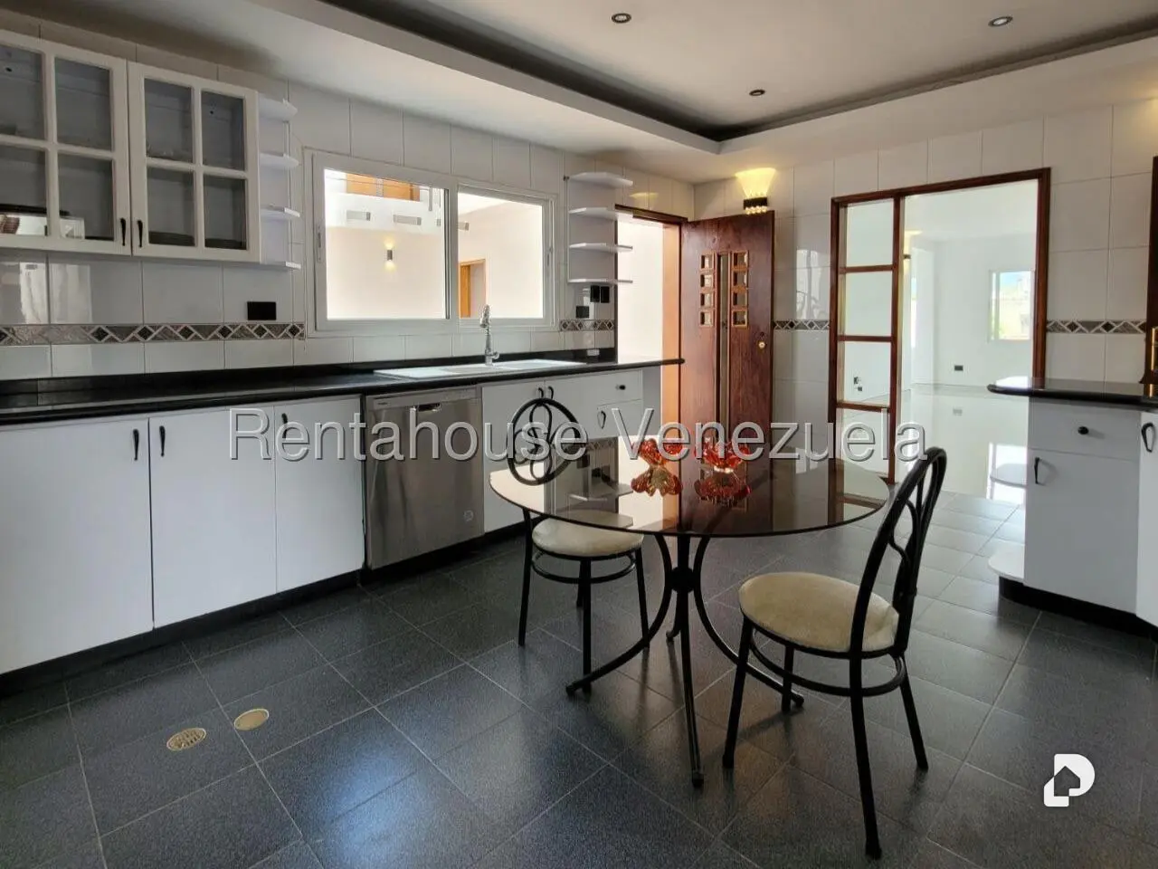 Casa en Cumbres de Curumo, Caracas – 16