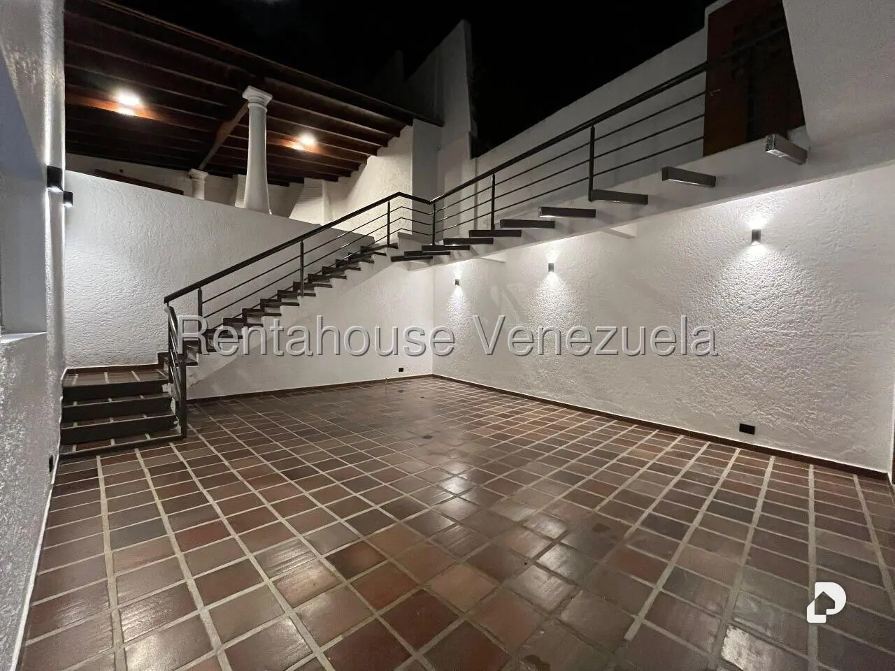 Casa en Cumbres de Curumo, Caracas – 18