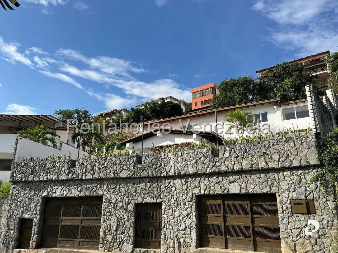 Casa en Cumbres de Curumo, Caracas – 51