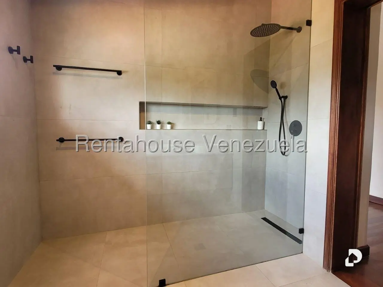 Casa en Cumbres de Curumo, Caracas – 42