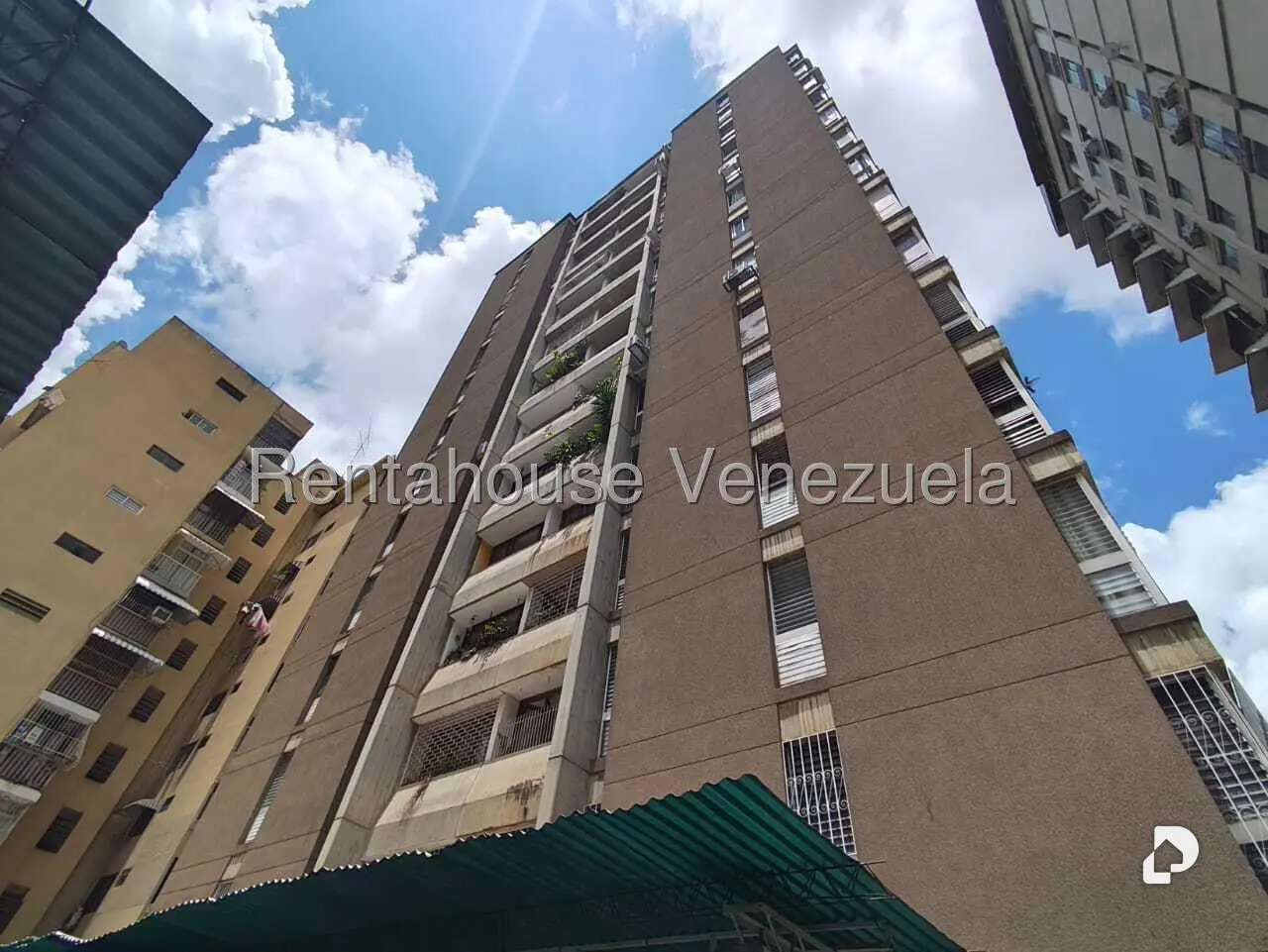 Apartamento en Los Palos Grandes, Caracas – 2