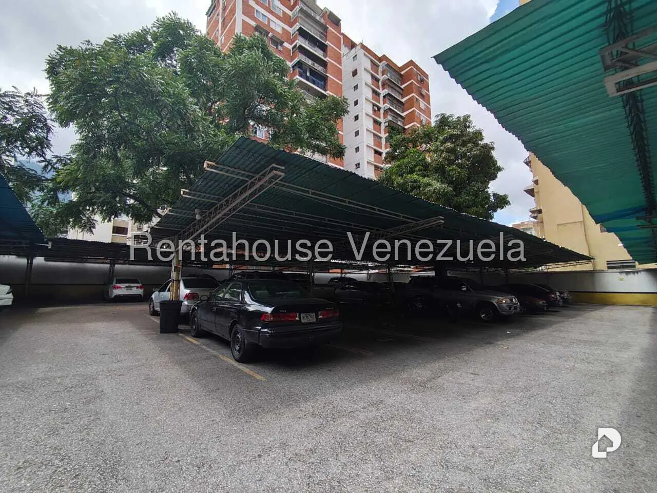 Apartamento en Los Palos Grandes, Caracas – 29