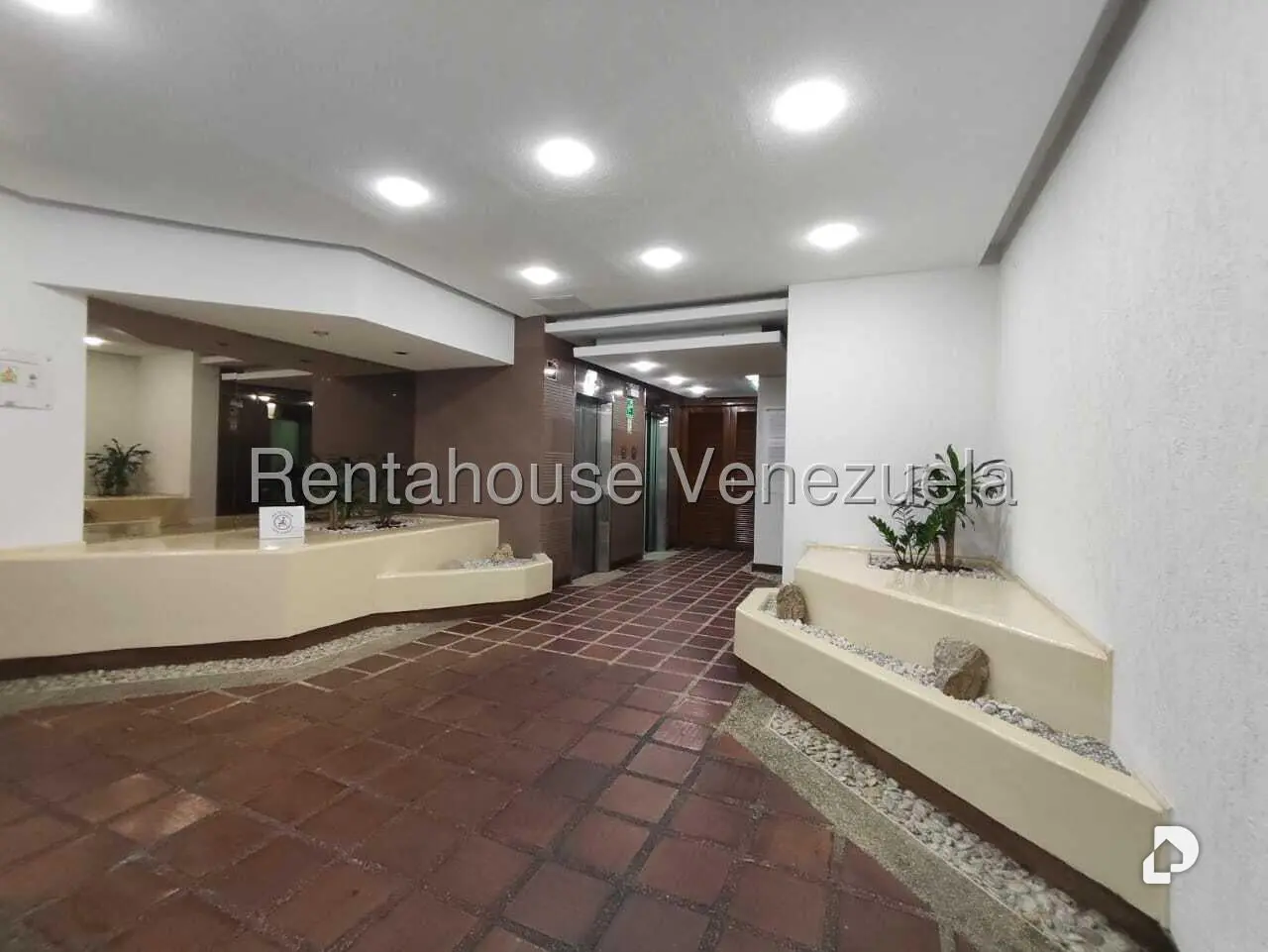 Apartamento en Los Palos Grandes, Caracas – 1