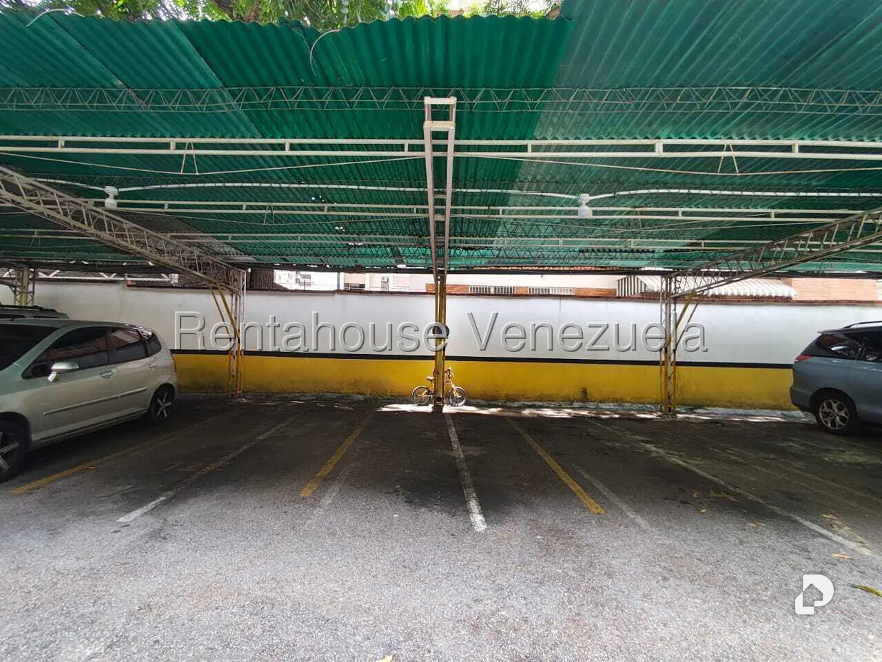 Apartamento en Los Palos Grandes, Caracas – 30