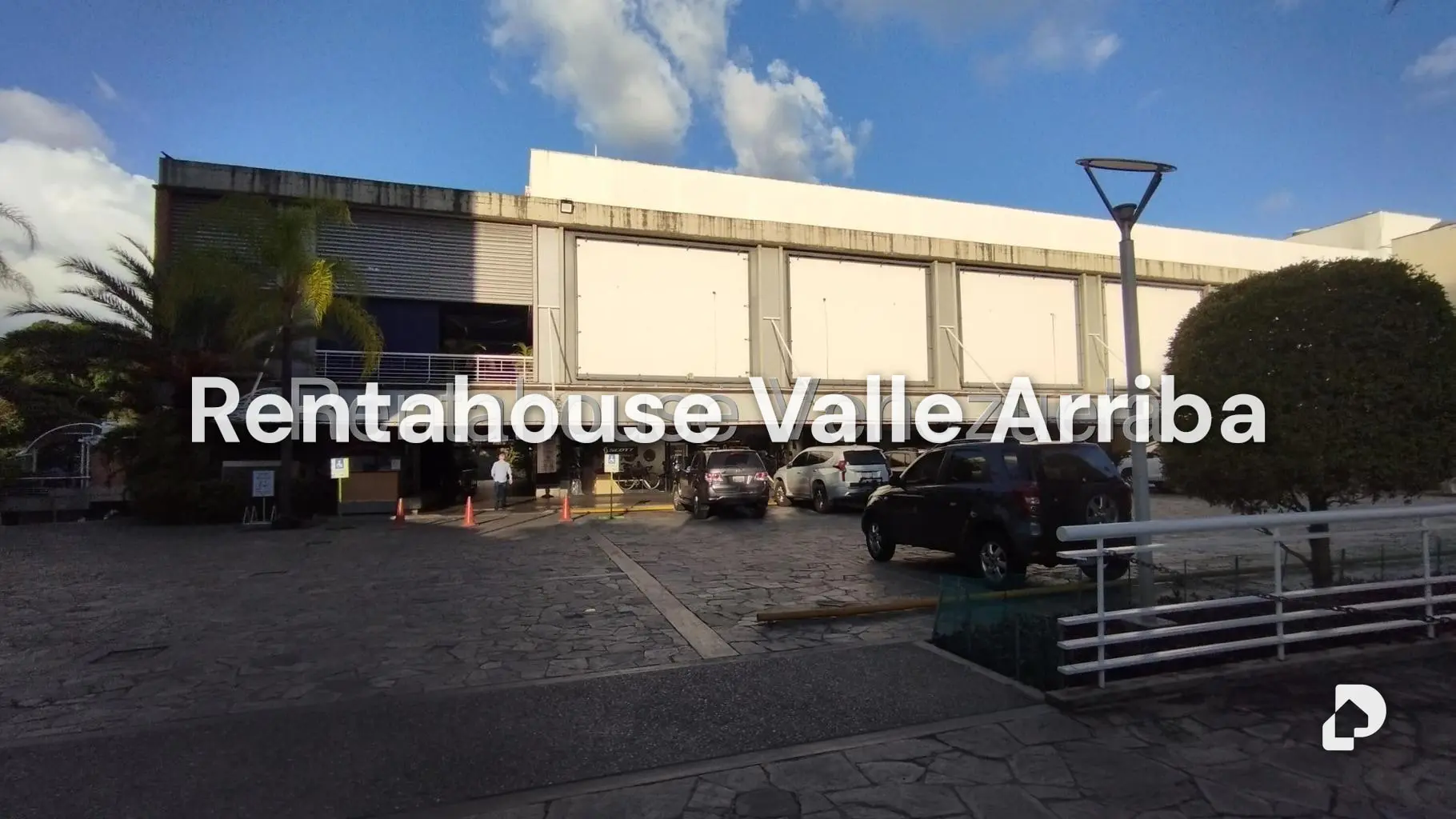 Local comercial en Colinas de Valle Arriba, Caracas – 13