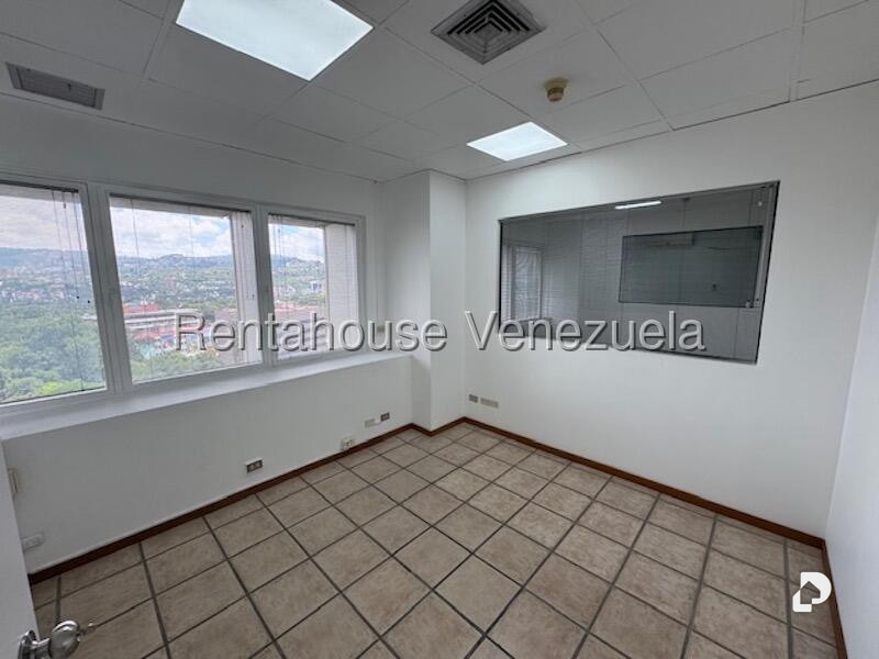 Oficina en Los Palos Grandes, Caracas – 21