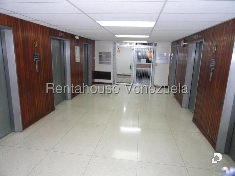 Oficina en Los Palos Grandes, Caracas – 4