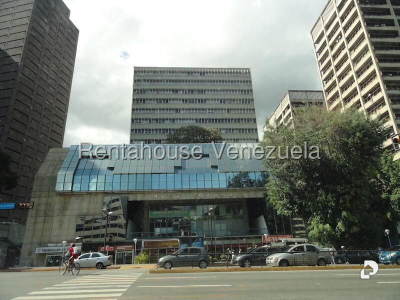 Oficina en Los Palos Grandes, Caracas – 28