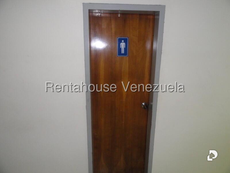 Oficina en Los Palos Grandes, Caracas – 26