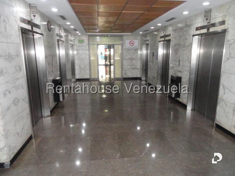 Oficina en Los Palos Grandes, Caracas – 27