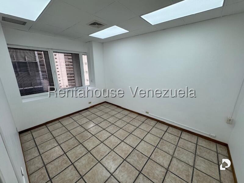 Oficina en Los Palos Grandes, Caracas – 20