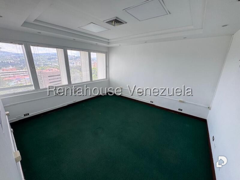 Oficina en Los Palos Grandes, Caracas – 10