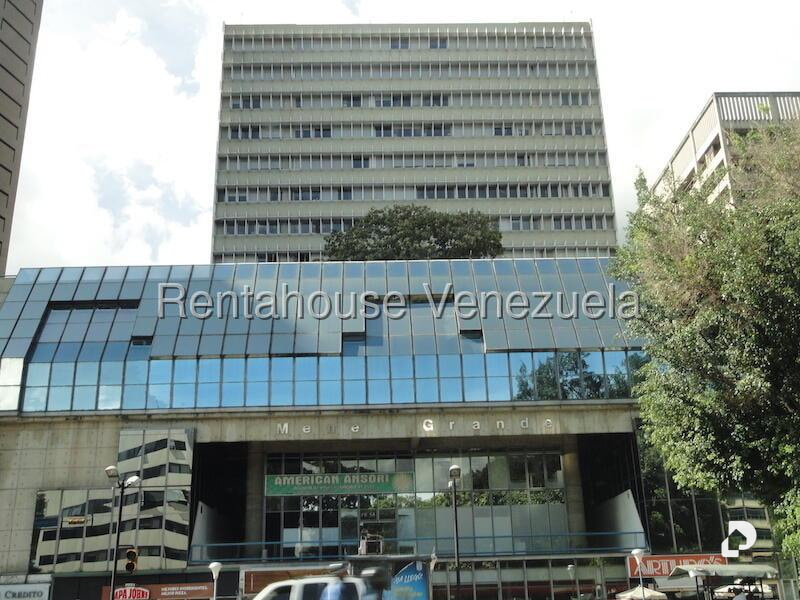 Oficina en Los Palos Grandes, Caracas – 1