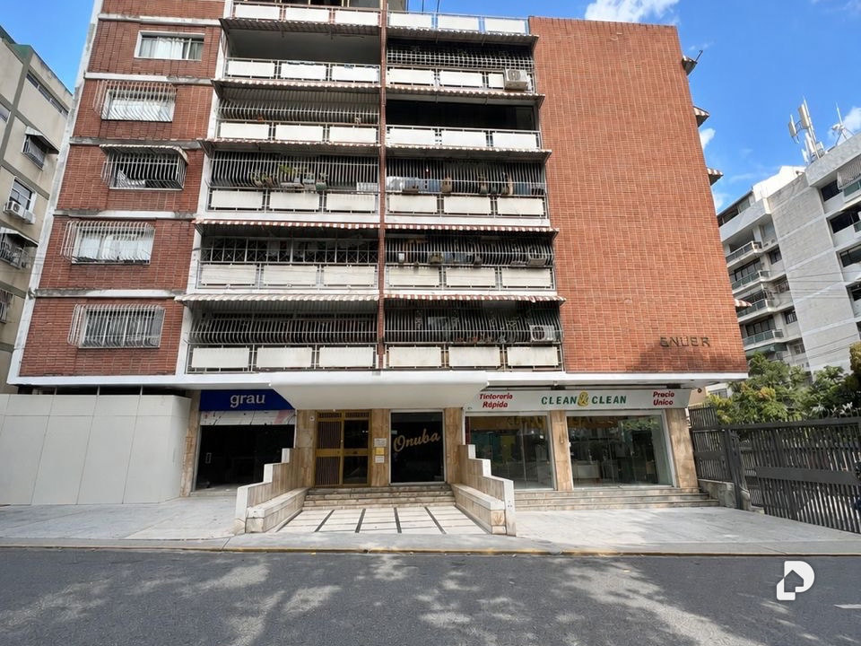 Apartamento en Los Palos Grandes, Caracas – 6