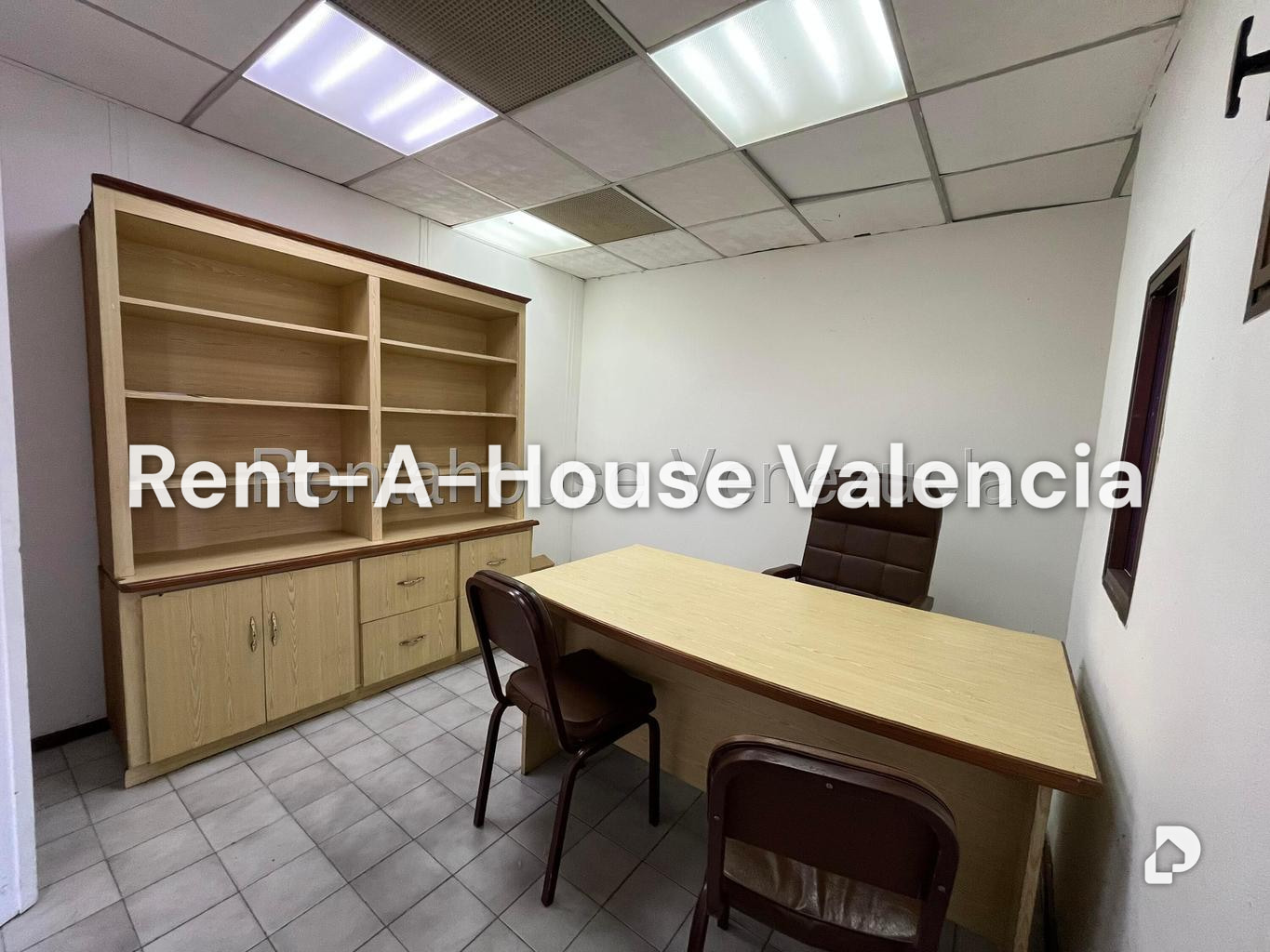 Local comercial en Zona Industrial, Valencia – 3