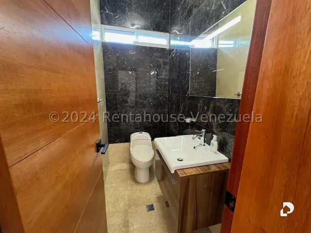 Casa en Santa Cecilia, Caracas – 21