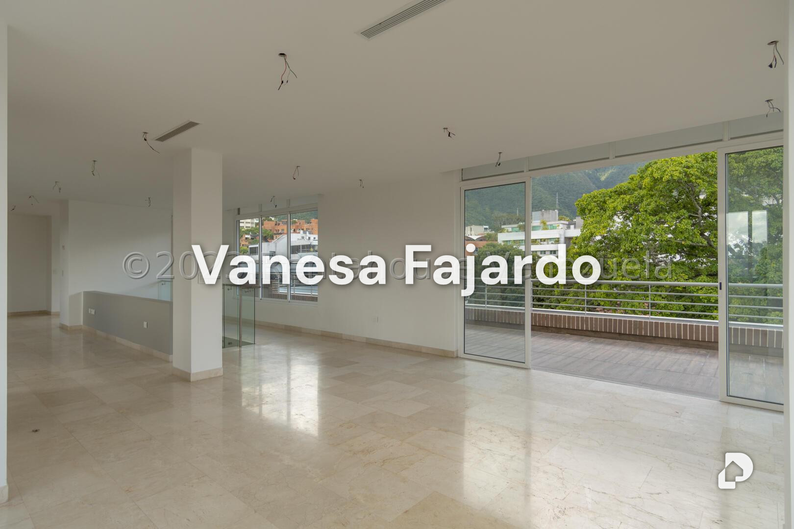 Edificio en La Castellana, Caracas – 19