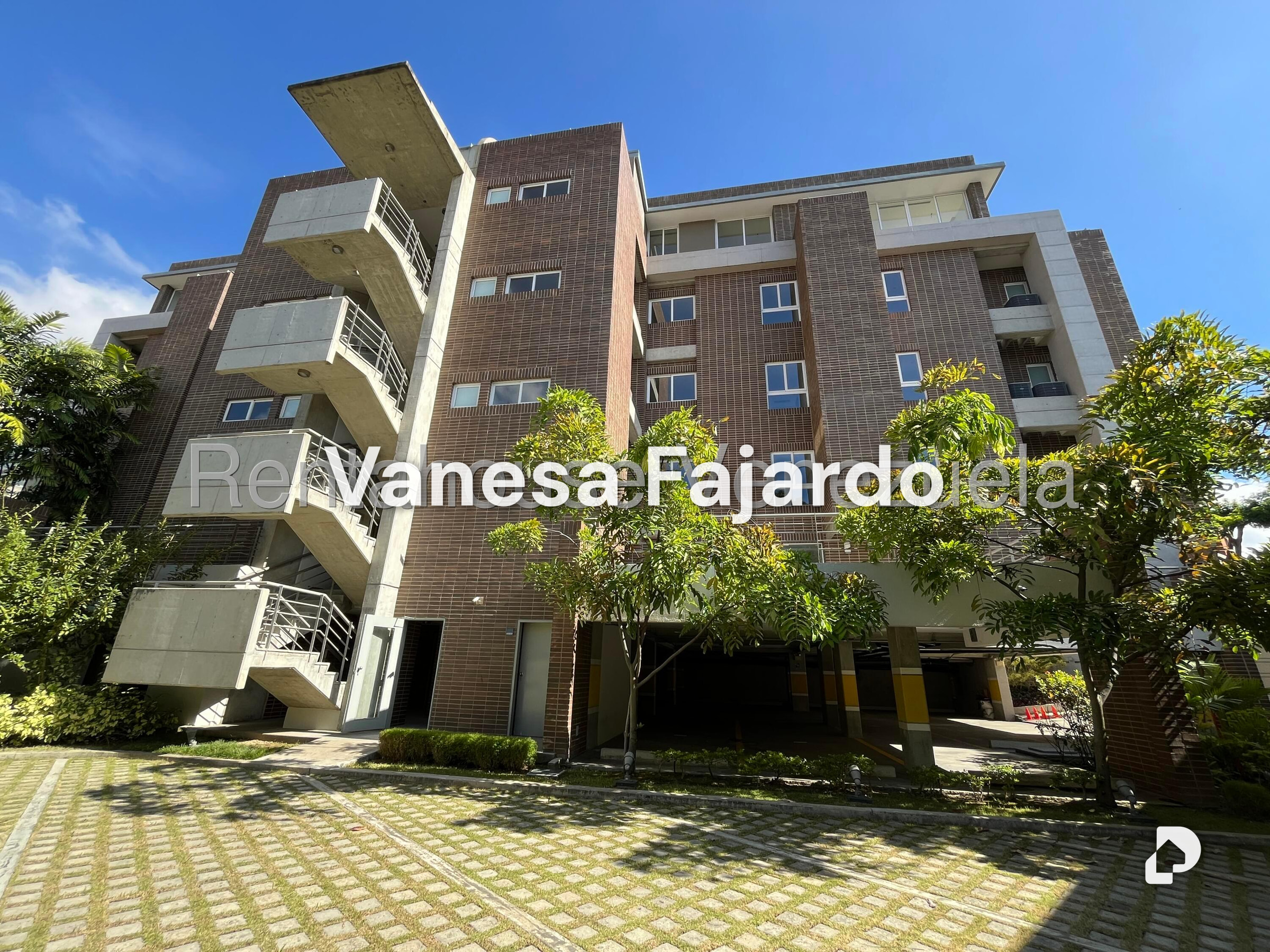 Edificio en La Castellana, Caracas – 2