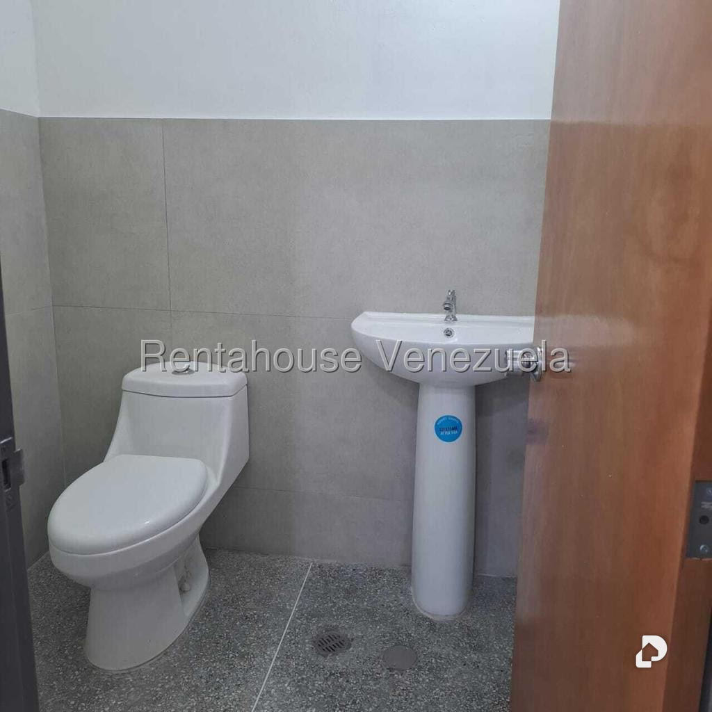 Local comercial en Parroquia La Candelaria, Caracas – 15