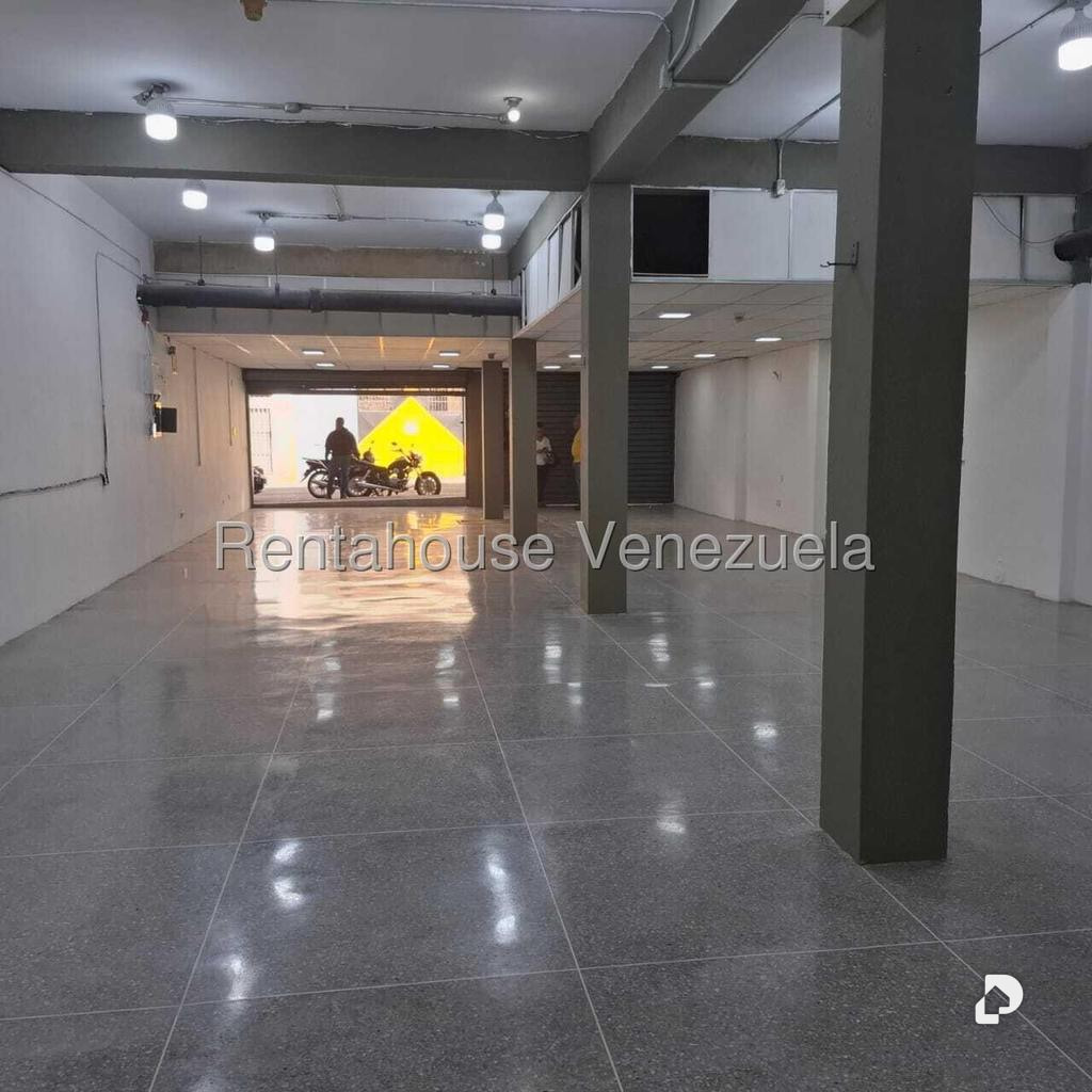 Local comercial en Parroquia La Candelaria, Caracas – 21