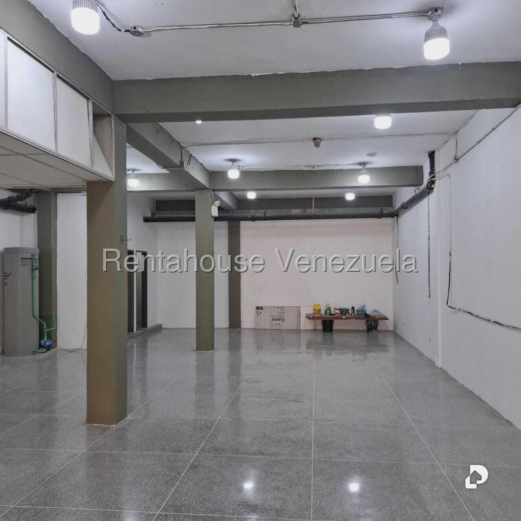 Local comercial en Parroquia La Candelaria, Caracas – 17