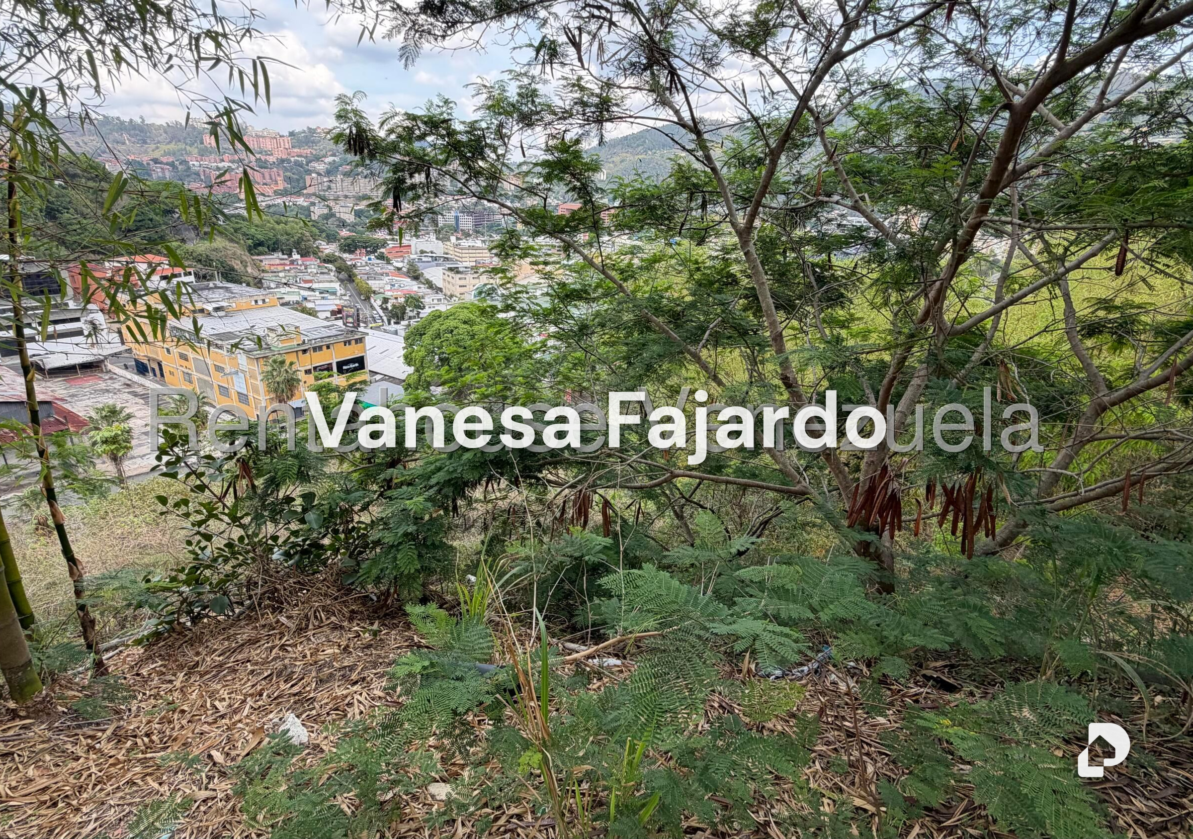 Terreno en La Trinidad, Caracas – 11