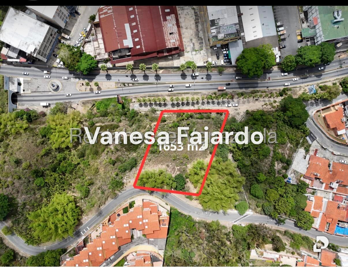 Terreno en La Trinidad, Caracas – 1