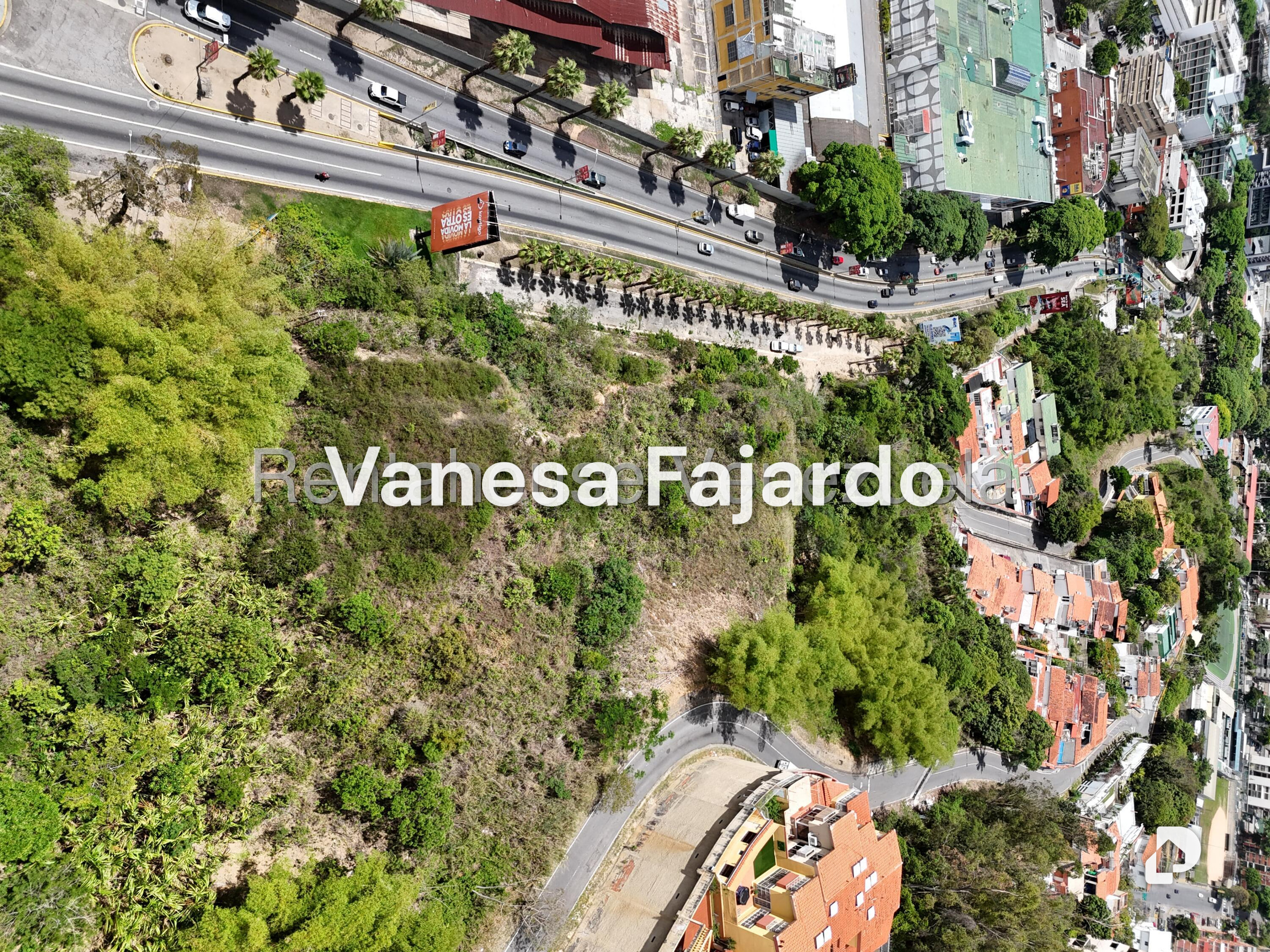 Terreno en La Trinidad, Caracas – 2