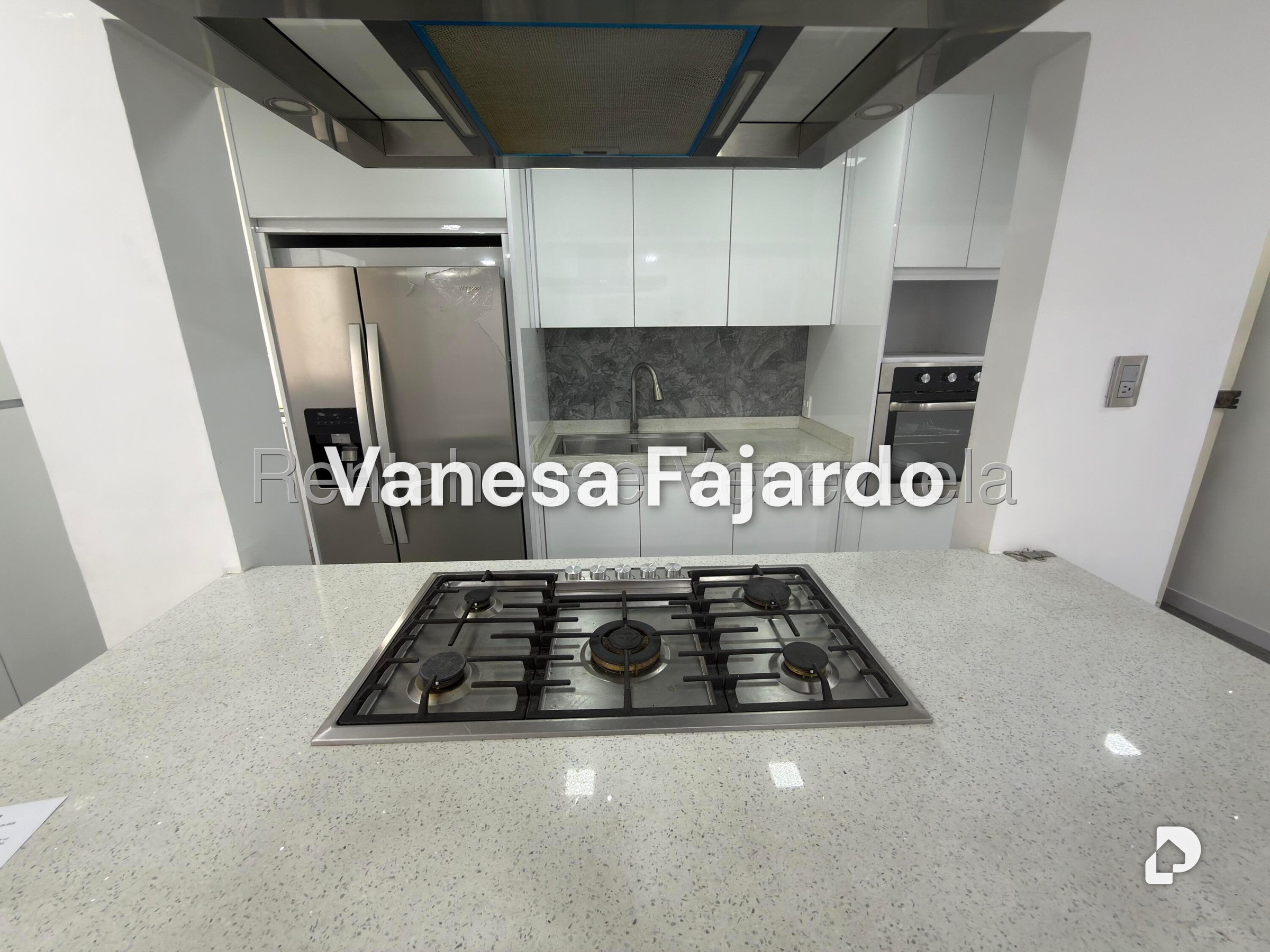 Apartamento en Los Palos Grandes, Caracas – 7