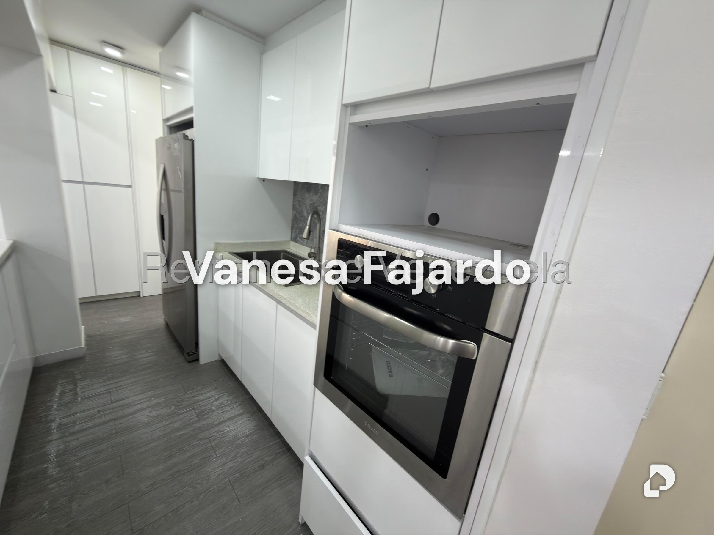 Apartamento en Los Palos Grandes, Caracas – 8