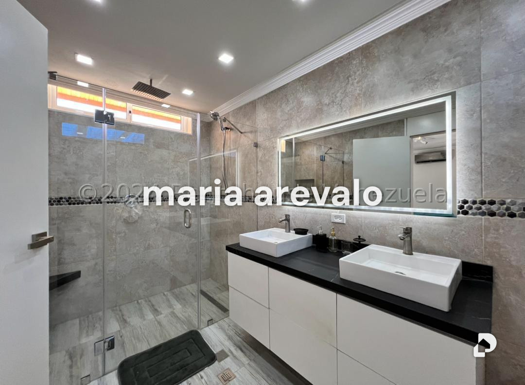 Casa en Prados del Este, Caracas – 27
