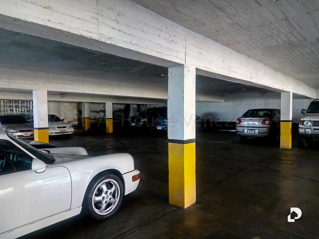 Apartamento en Colinas de Bello Monte, Caracas – 18
