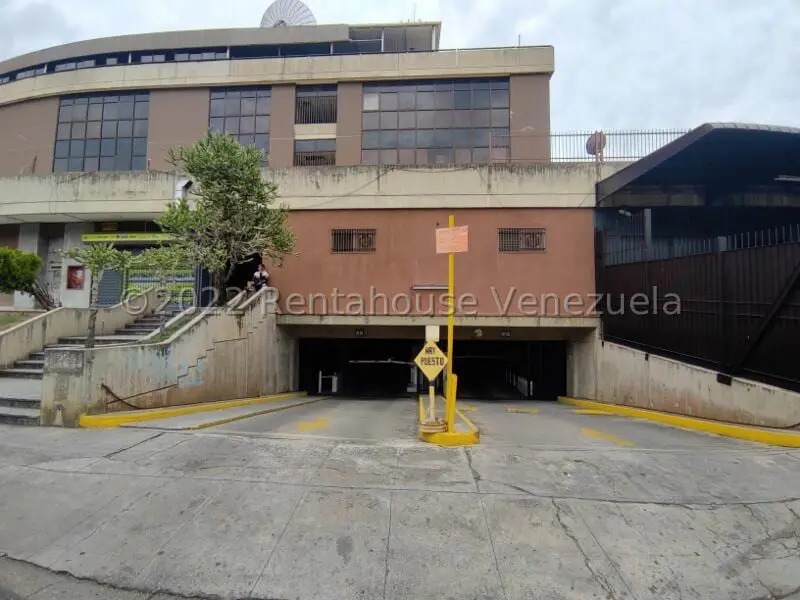 Garaje/Estacionamiento en Montalbán III, Caracas - 1