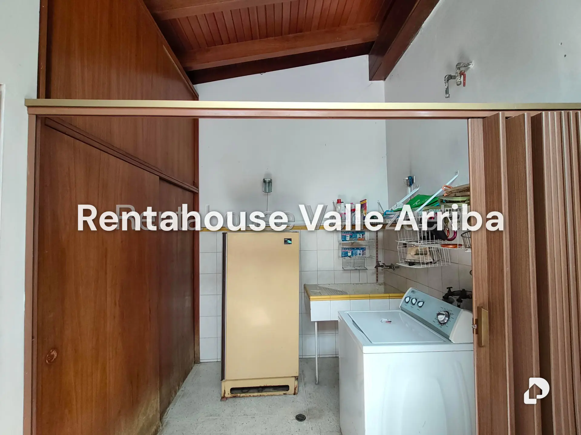 House in Prados del Este, Caracas – 26
