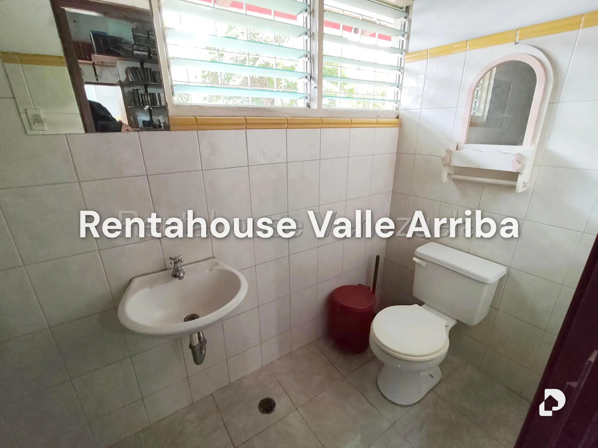 House in Prados del Este, Caracas – 30