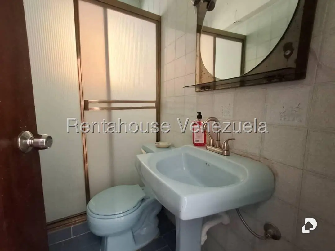 Casa en Los Geranios, Caracas – 25