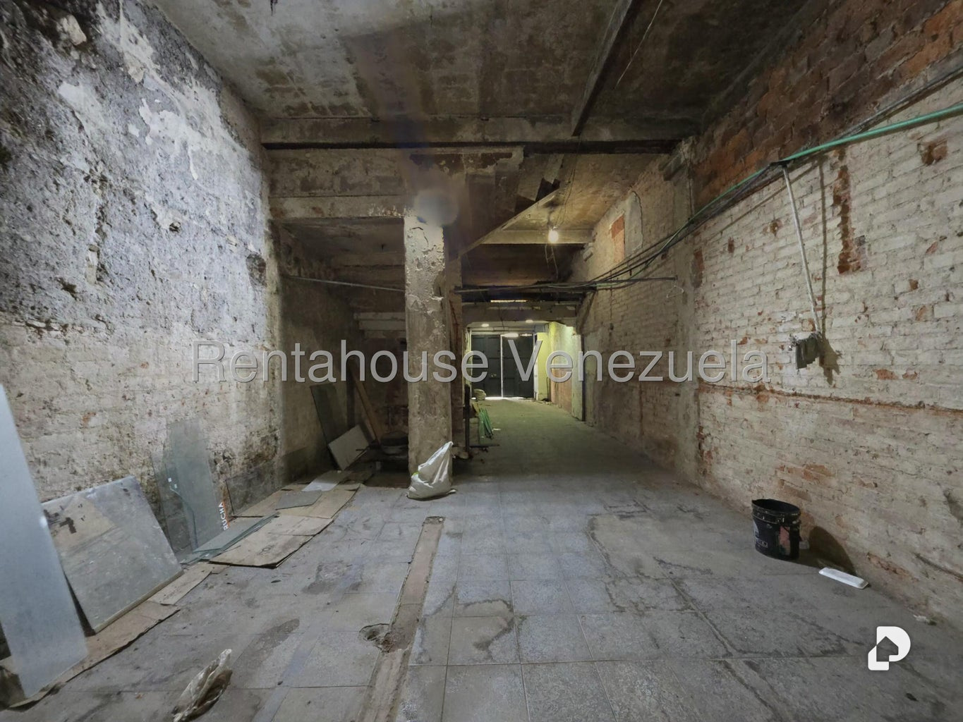 Local comercial en Parroquia Catedral, Caracas – 13