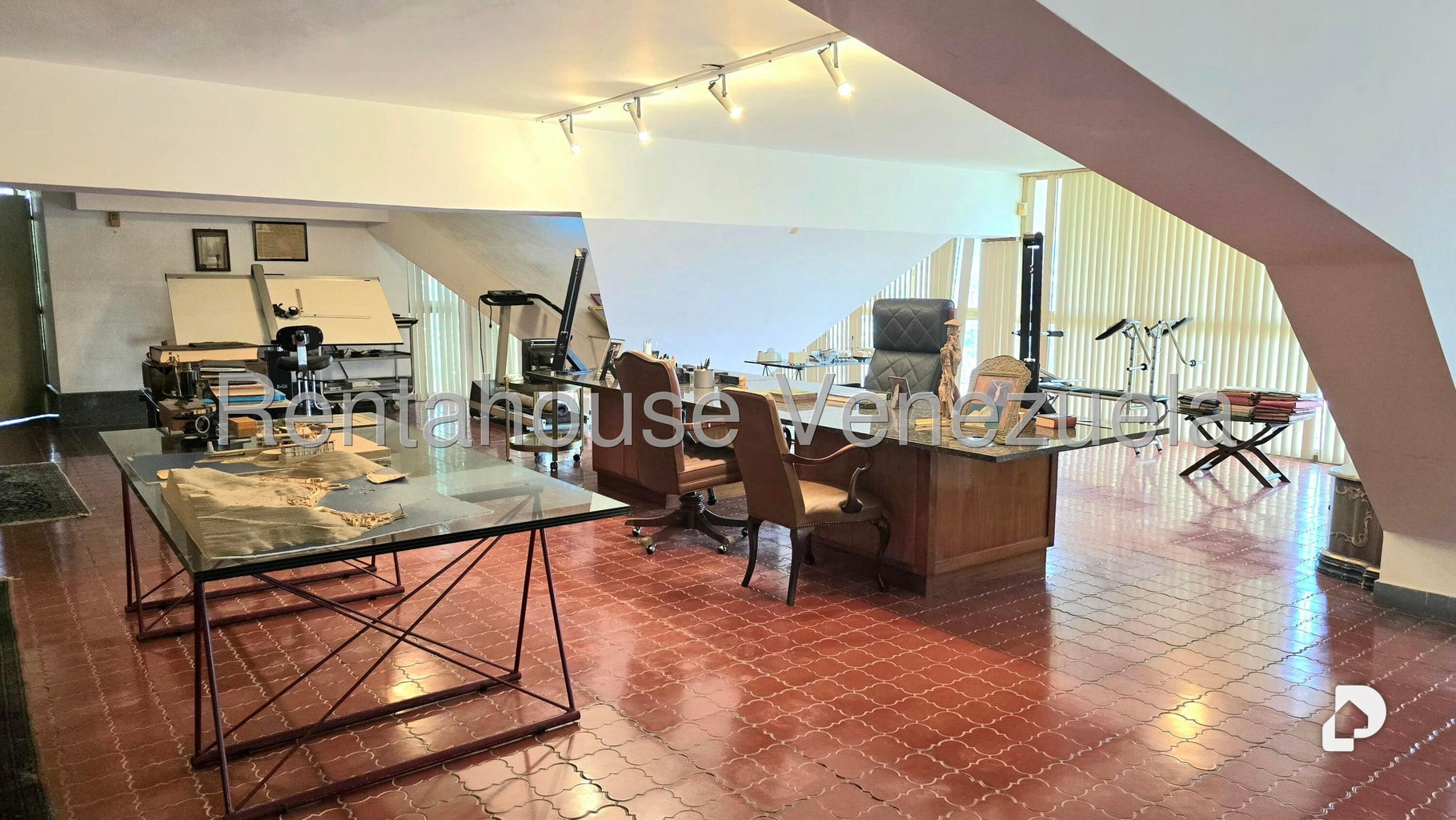 Casa en Colinas de Los Chaguaramos, Caracas – 23