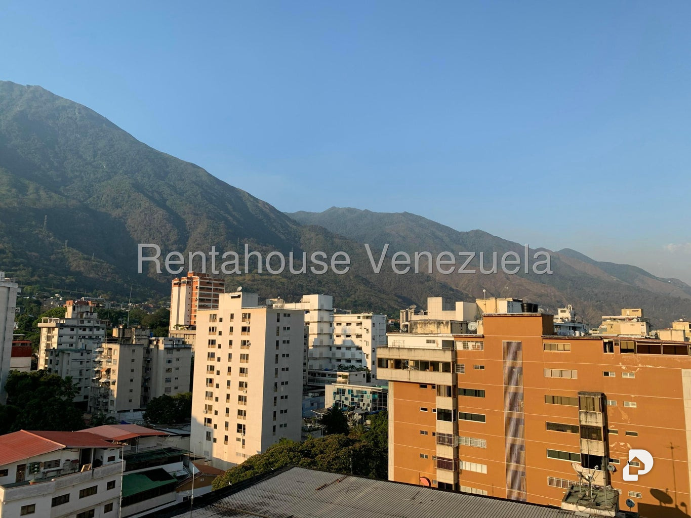 Apartamento en Los Palos Grandes, Caracas – 8