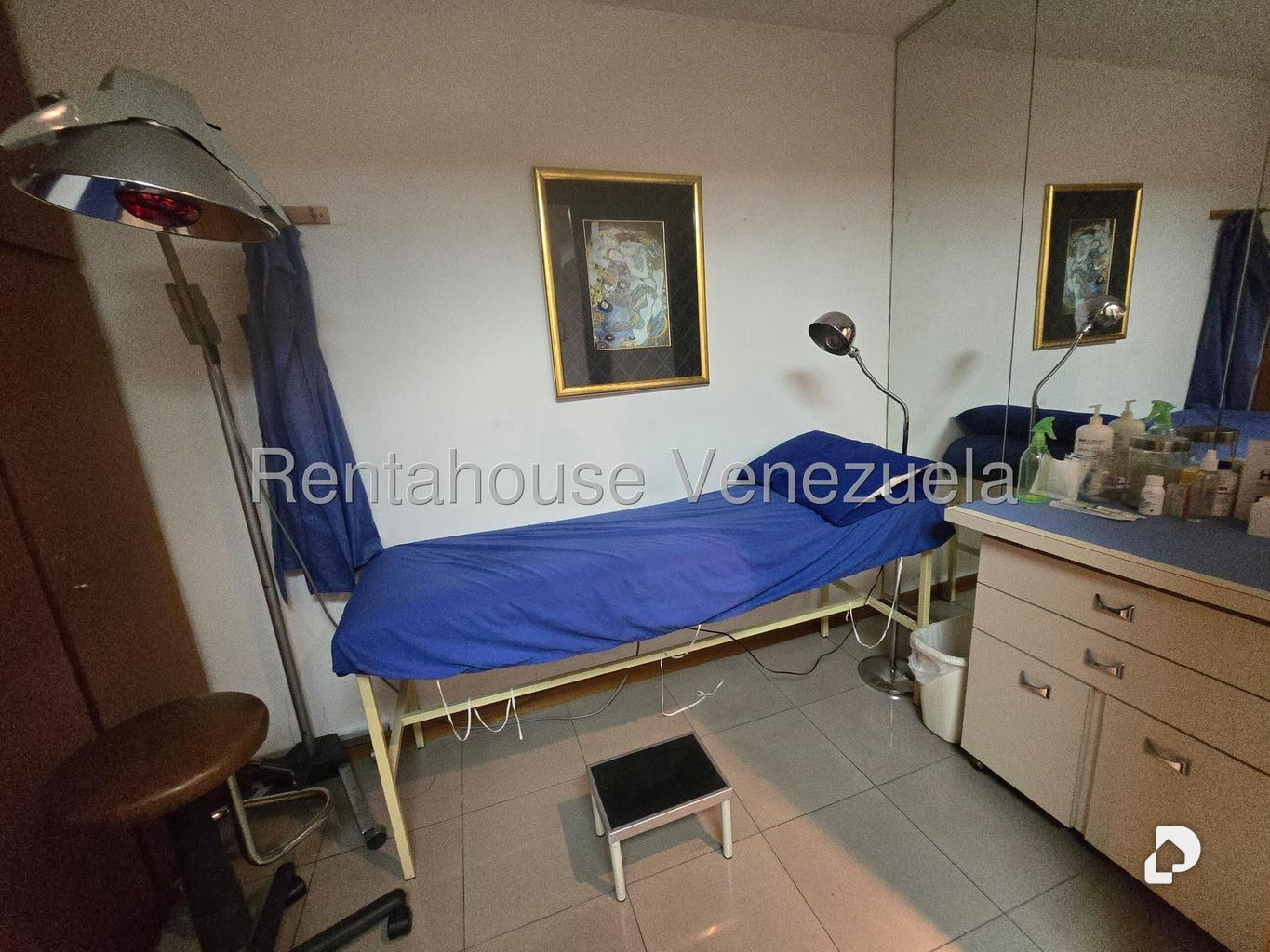 Office in San Bernardino, Caracas – 19