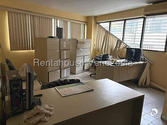 Local comercial en Guaicay, Caracas – 16