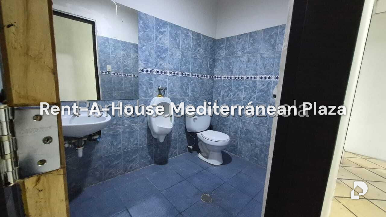 Local comercial en Zona Industrial, Valencia – 23