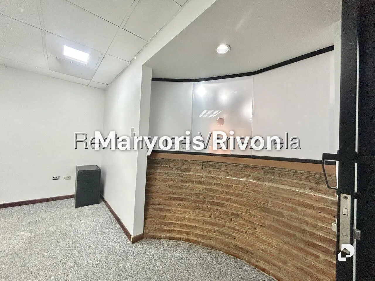 Oficina en La Castellana, Caracas – 24