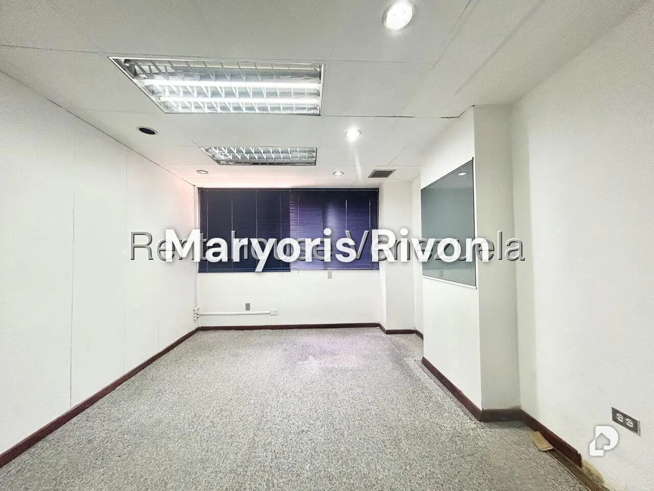 Oficina en La Castellana, Caracas – 26