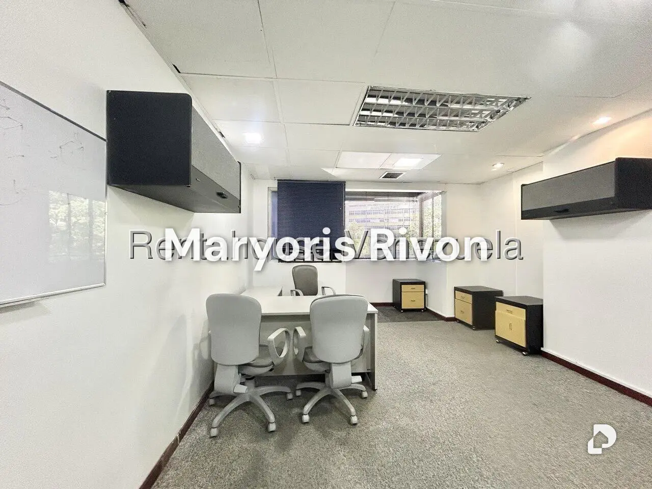Oficina en La Castellana, Caracas – 23
