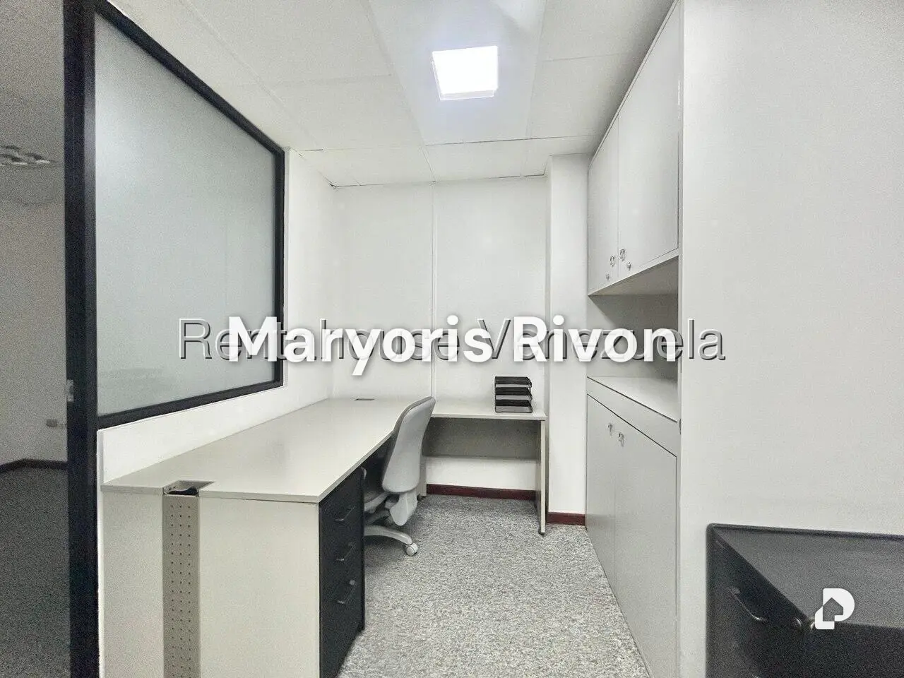 Oficina en La Castellana, Caracas – 27