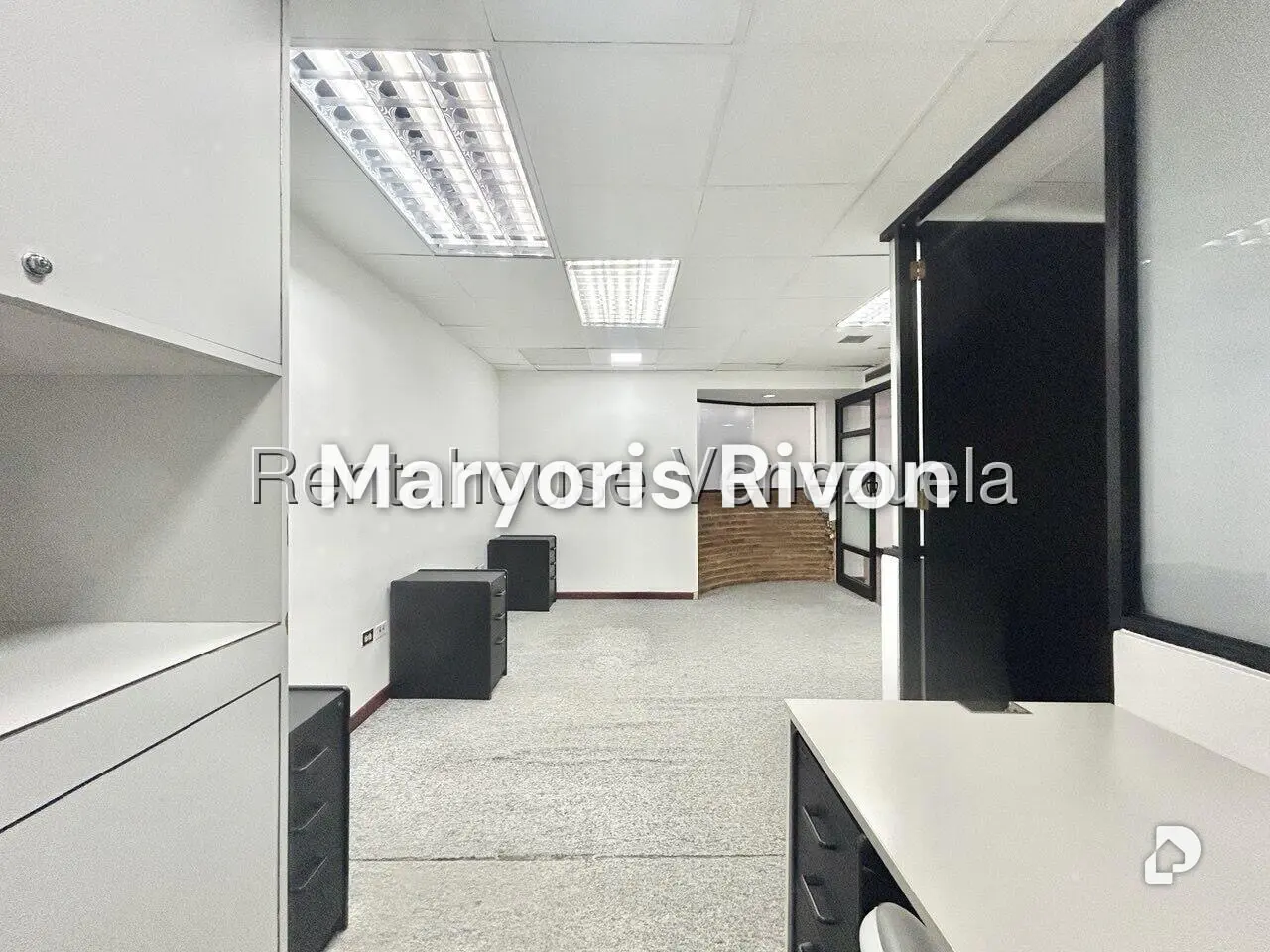 Oficina en La Castellana, Caracas – 28