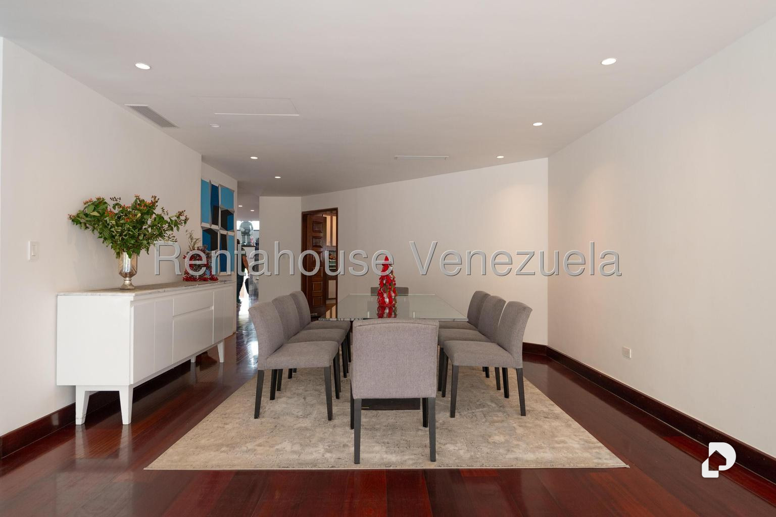Casa en Cerro Verde, Caracas – 18